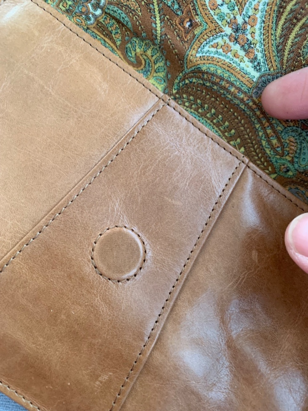 HOBO Tan Leather Wristlet Clutch with Tortoiseshell Ring - Picture 6 of 9